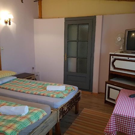 Hompot Accommodation Дева Екстериор снимка