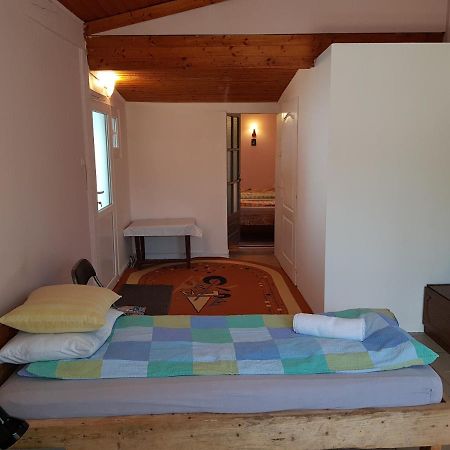 Hompot Accommodation Дева Екстериор снимка
