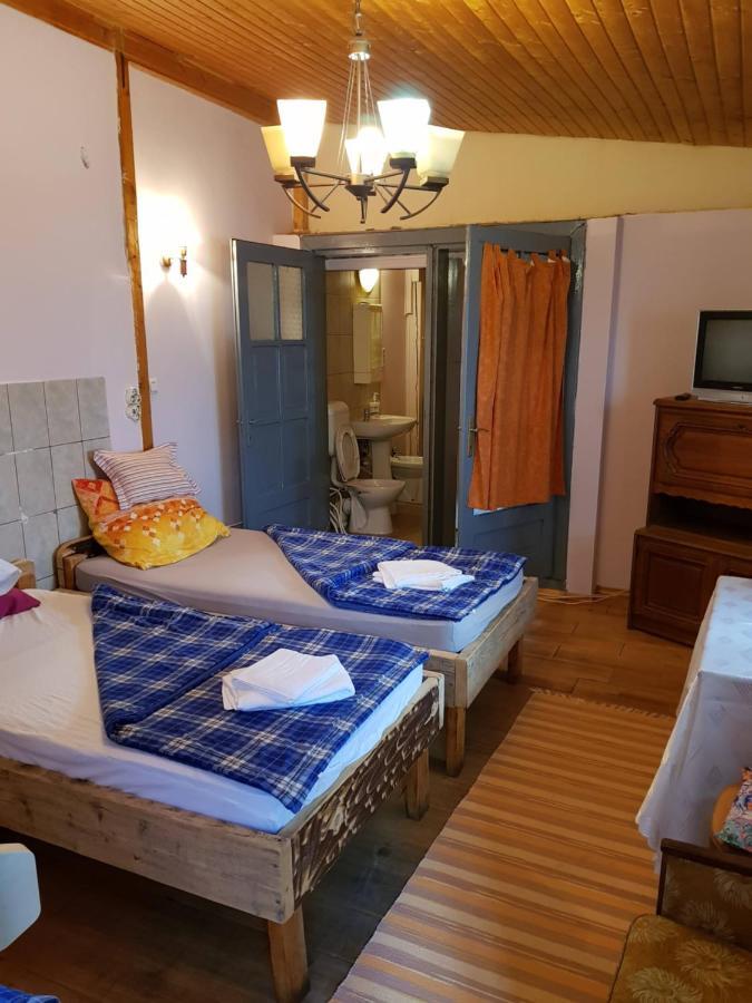 Hompot Accommodation Дева Екстериор снимка
