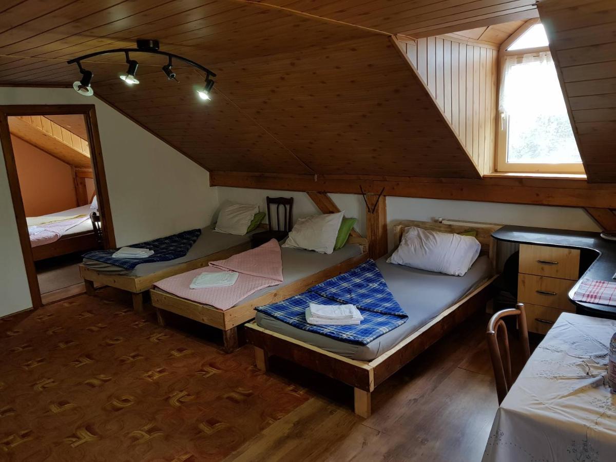 Hompot Accommodation Дева Екстериор снимка