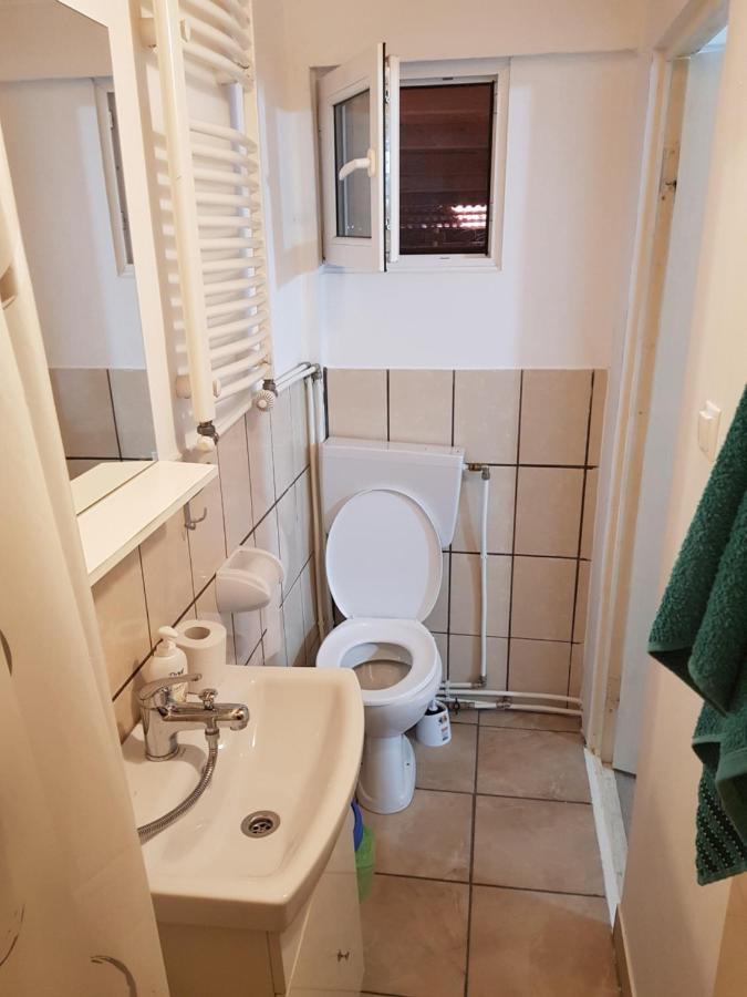 Hompot Accommodation Дева Екстериор снимка