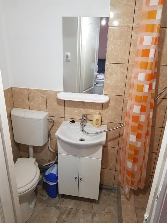 Hompot Accommodation Дева Екстериор снимка
